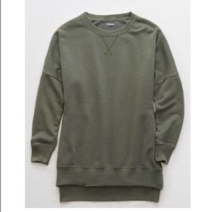 NWT American Eagle Hometown Crew